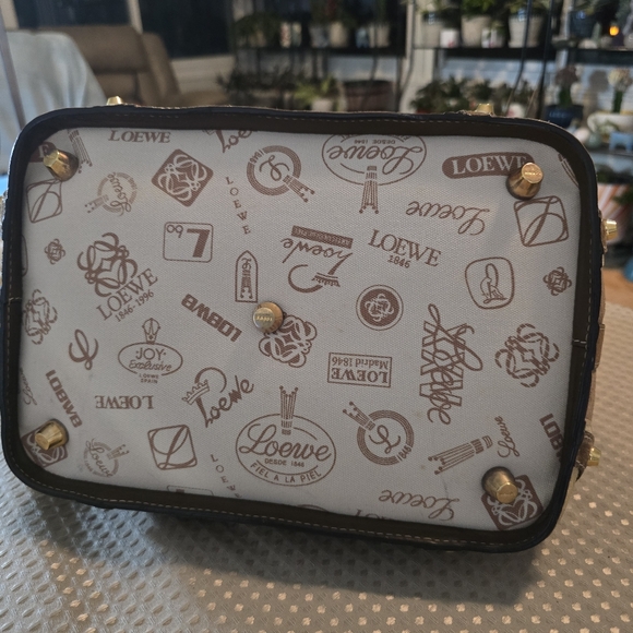 Loewe - Picture 15 of 15